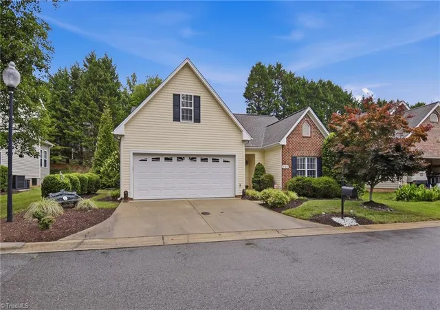 2nd image of 139 Brooks Landing Dr, Winston Salem, NC 27106 | MLS# 1227525