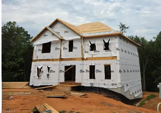 Photo 1 of Single family home for sale at 316 Scenic Dr, King, NC 27021 | MLS# 1233087 | Listing updated on 2026-08-26