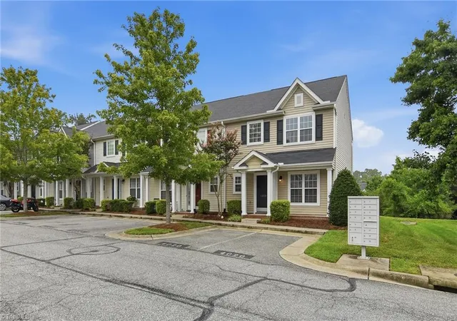 Photo 3 of Sale Pending at 4020 Tarrant Tr Cir, High Point, NC 27265 | MLS# 1229295 | Listing updated on 2026-09-15