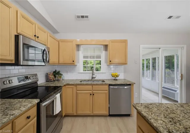 3rd image of 3925 Hickswood Forest Ct, High Point, NC 27265 | MLS# 1223235