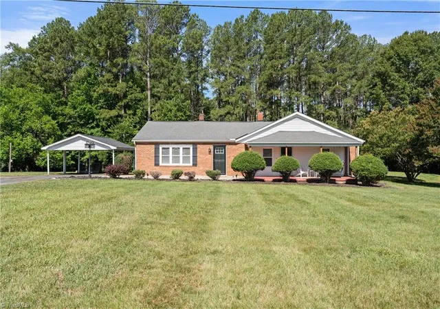 Homes for sale in Walnut Cove, NC | 1022 Us Hwy 311 S, Walnut Cove, NC 27052 | MLS# 1226115