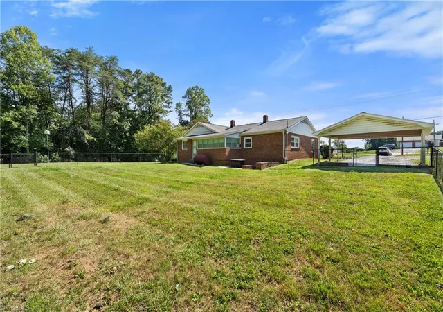 Homes for sale in Walnut Cove, NC | 1022 Us Hwy 311 S, Walnut Cove, NC 27052 | MLS# 1226115