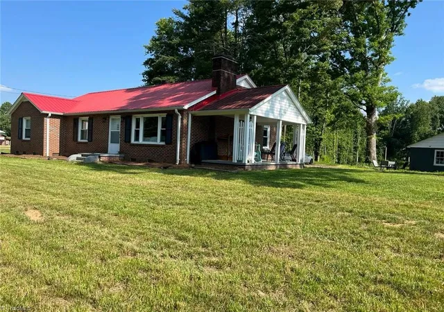 Homes for sale in North Wilkesboro, NC | 5528 Elkin Hwy, North Wilkesboro, NC 28659 | MLS# 1212405