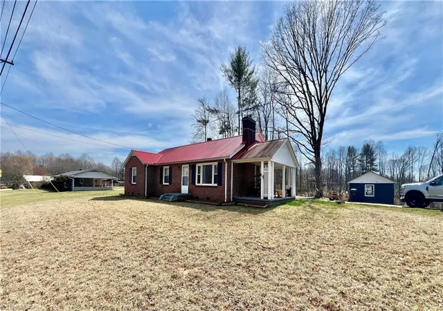 Homes for sale in North Wilkesboro, NC | 5528 Elkin Hwy, North Wilkesboro, NC 28659 | MLS# 1212405