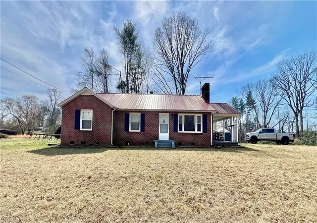 Homes for sale in North Wilkesboro, NC | 5528 Elkin Hwy, North Wilkesboro, NC 28659 | MLS# 1212405