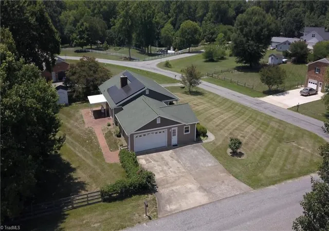 3rd image of 162 Rockford Rd, Kernersville, NC 27284 | MLS# 1226729