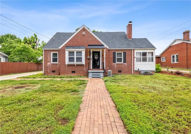 Homes for sale in Reidsville, NC | 902 Wentworth St, Reidsville, NC 27320 | MLS# 1222310