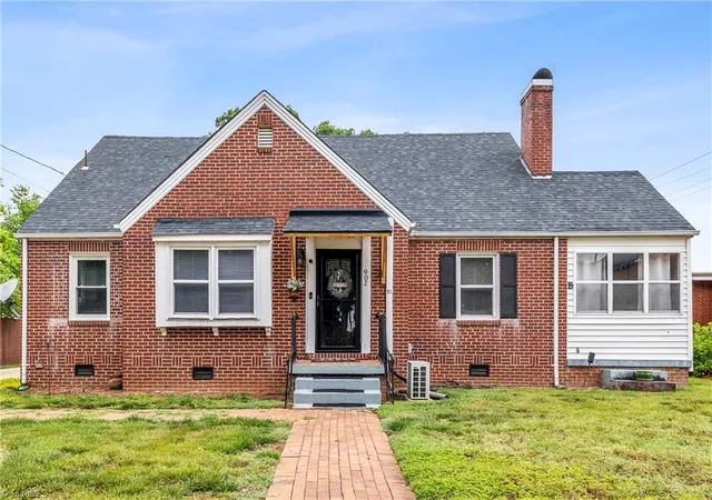 Homes for sale in Reidsville, NC | 902 Wentworth St, Reidsville, NC 27320 | MLS# 1222310