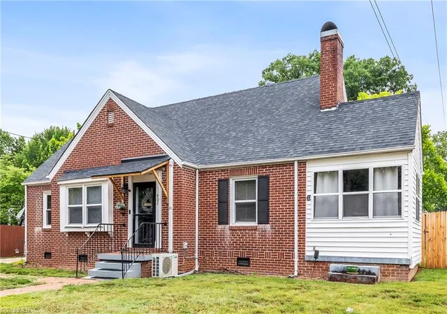 Homes for sale in Reidsville, NC | 902 Wentworth St, Reidsville, NC 27320 | MLS# 1222310