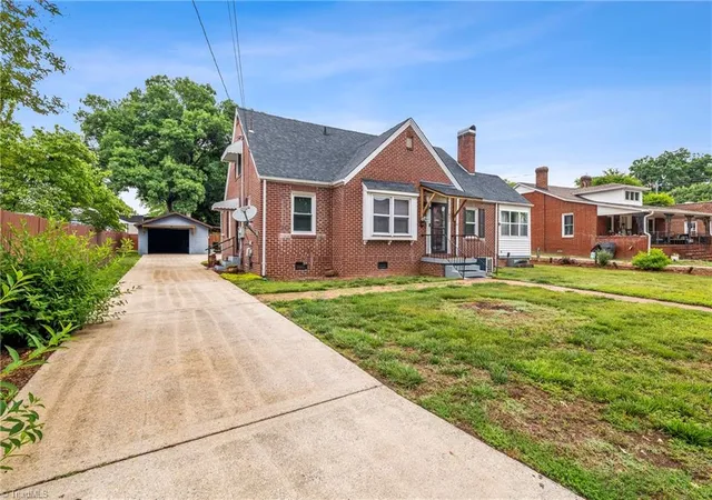 Homes for sale in Reidsville, NC | 902 Wentworth St, Reidsville, NC 27320 | MLS# 1222310