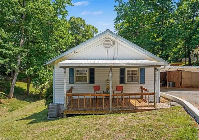 Homes for sale in Lexington, NC | 293 Oriole Dr, Lexington, NC 27292 | MLS# 1222000
