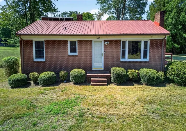 1st image of 3400 Oak Ridge Rd, Summerfield, NC 27358 | MLS# 1227241