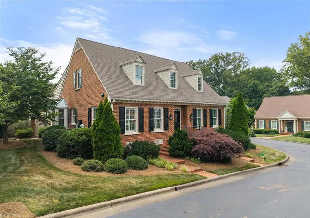 2nd image of 138 Westhaven Cir, Winston Salem, NC 27104 | MLS# 1224328