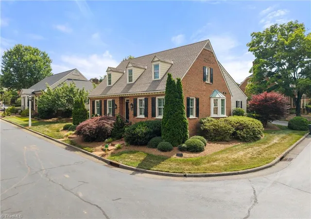 3rd image of 138 Westhaven Cir, Winston Salem, NC 27104 | MLS# 1224328
