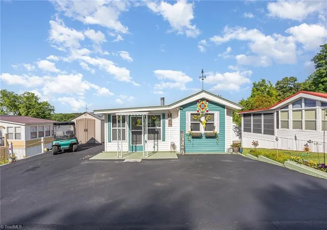 Photo 2 of Manufactured home for sale at 125 Maple St, New London, NC 28127 | MLS# 1215067 | Listing updated on 2026-04-08