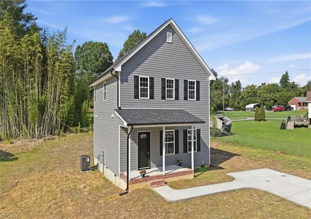 Photo 3 of Single family home for sale at 2808 Reynolds Park Rd, Winston Salem, NC 27107 | MLS# 1231262 | Listing updated on 2026-10-07