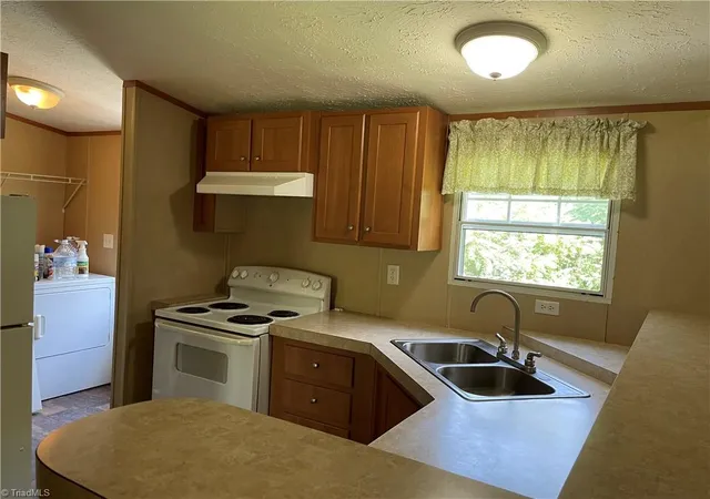5th image of 416 Peeden Dr, Gibsonville, NC 27249 | MLS# 1231617