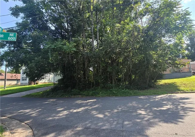 Photo 1 of Land for sale at 635 Glenbrook Dr, Winston Salem, NC 27101 | MLS# 1233385 | Listing updated on 2026-09-14