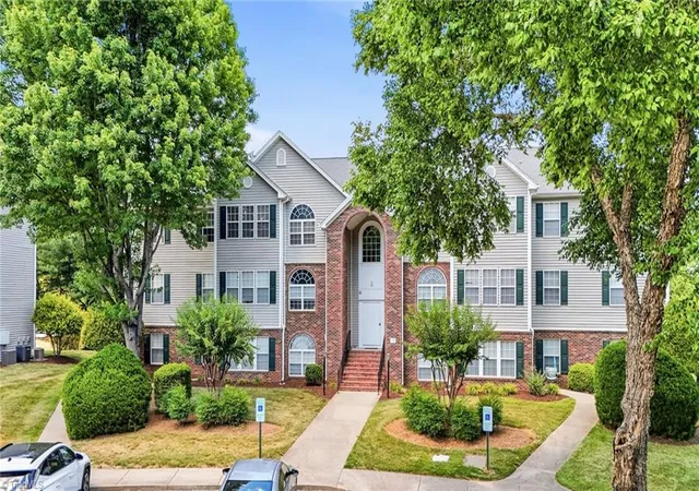 Photo 4 of Single family home for sale at 734 Scholastic Ct, Winston Salem, NC 27106 | MLS# 1224796 | Listing updated on 2026-09-22