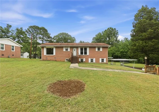 2nd image of 401 Grant St, Salisbury, NC 28144 | MLS# 1225513