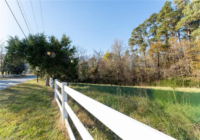 5th image of 120 Brookberry Dr, Jamestown, NC 27282 | MLS# 1227456