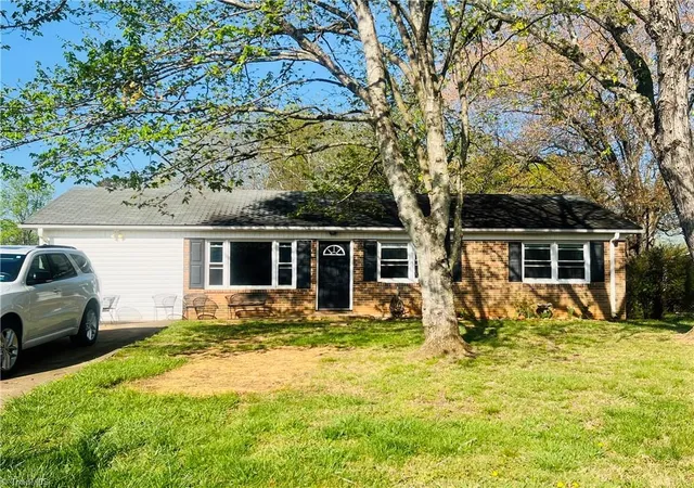 Homes for sale in Mount Airy, NC | 236 Badgett Ave, Mount Airy, NC 27030 | MLS# 1214688