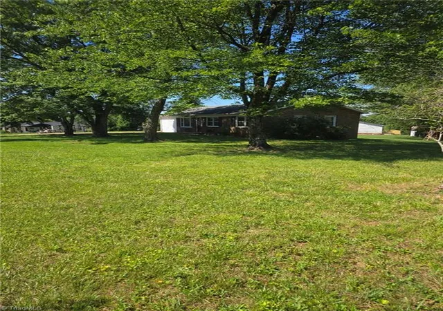 Homes for sale in Mount Airy, NC | 236 Badgett Ave, Mount Airy, NC 27030 | MLS# 1214688