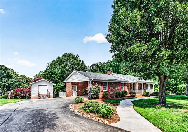 34th image of 308 Westbury Dr, Asheboro, NC 27205 | MLS# 1230191