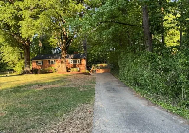 5th image of 1114 Rustic Rd, Greensboro, NC 27410 | MLS# 1218540
