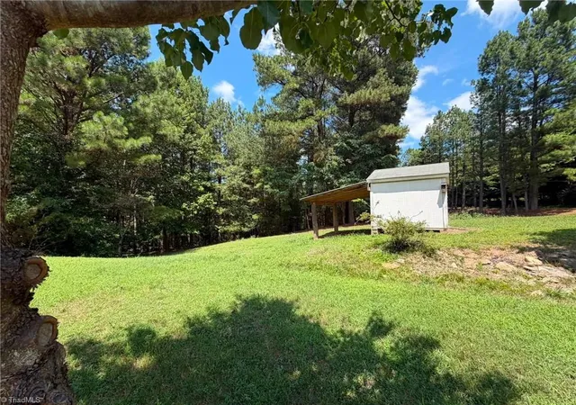 4th image of 1042 Wells Creek Rd, Madison, NC 27025 | MLS# 1229782