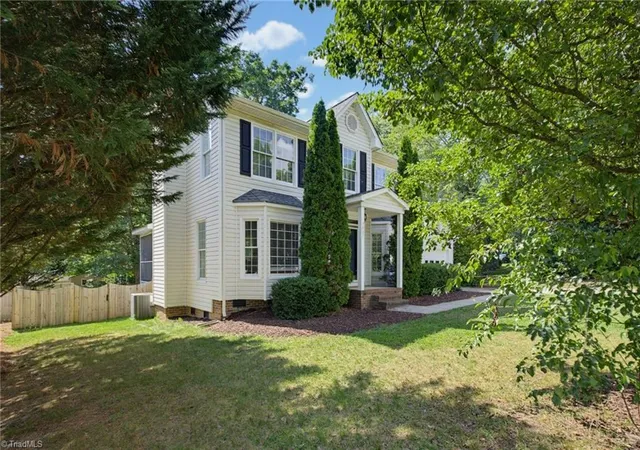 3rd image of 3007 Southampton Dr, Jamestown, NC 27282 | MLS# 1225697