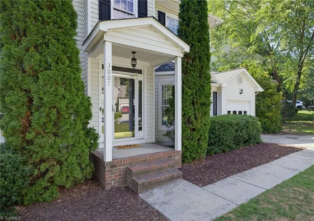 4th image of 3007 Southampton Dr, Jamestown, NC 27282 | MLS# 1225697