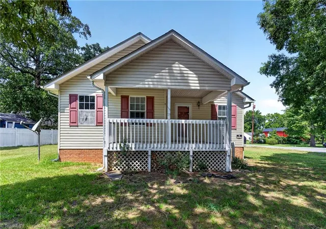 1st image of 8 Hinkle St, Thomasville, NC 27360 | MLS# 1232984