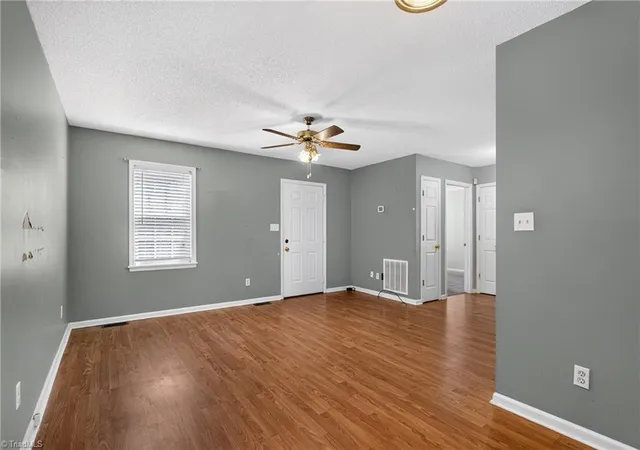 3rd image of 8 Hinkle St, Thomasville, NC 27360 | MLS# 1232984