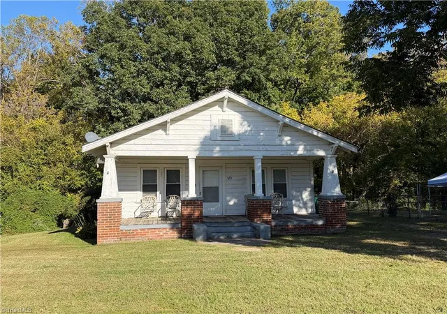 Single family home for sale at 929 Marlboro St, High Point, NC 27260 | MLS# 1240120