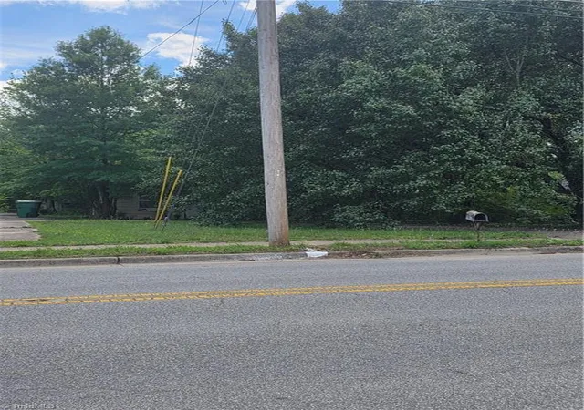 3rd image of 212 Oakview Rd, High Point, NC 27265 | MLS# 1222654
