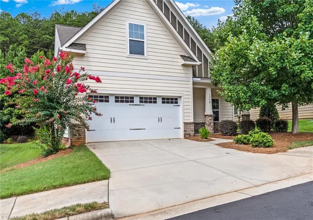 Photo 2 of Single family home for sale at 3714 Littlebrook Dr, Clemmons, NC 27012 | MLS# 1228720 | Listing updated on 2026-09-01