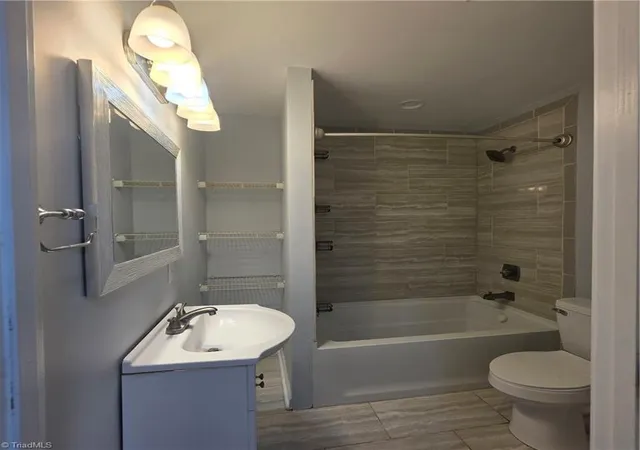 18th image of 1529 Summit Ave, Greensboro, NC 27405 | MLS# 1231682