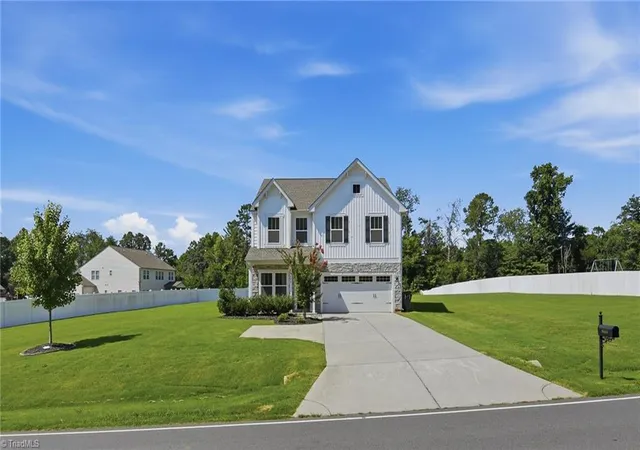 Photo 3 of Single family home for sale at 5888 Styers Fry Rd, Clemmons, NC 27012 | MLS# 1228313 | Listing updated on 2026-09-16