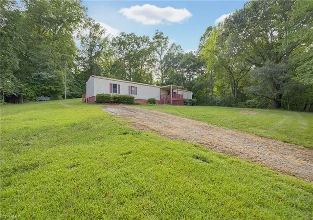 3rd image of 372 Gentry Rd, Stokesdale, NC 27357 | MLS# 1228770