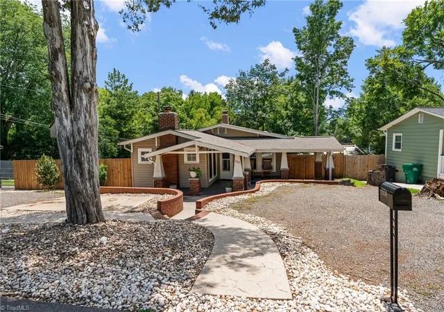 Photo 2 of Sale Pending at 1004 Nathan Hunt Dr, High Point, NC 27260 | MLS# 1228569 | Listing updated on 2026-08-20
