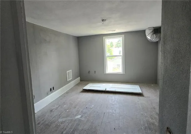 Photo 4 of Single family home for sale at 312 Culbreth Ave, Thomasville, NC 27360 | MLS# 1222669 | Listing updated on 2026-09-14