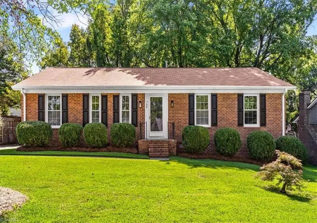 Photo 1 of Sale Pending at 708 Woodlake Dr, Greensboro, NC 27406 | MLS# 1233469 | Listing updated on 2026-09-19