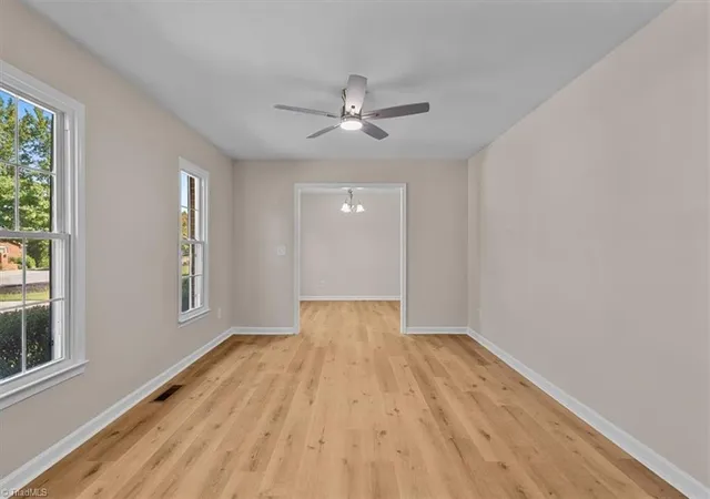Photo 3 of Sale Pending at 708 Woodlake Dr, Greensboro, NC 27406 | MLS# 1233469 | Listing updated on 2026-09-19