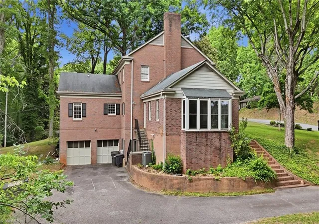 Photo 3 of Single family home for sale at 330 Earlwood Rd, Statesville, NC 28677 | MLS# 1222053 | Listing updated on 2026-09-09