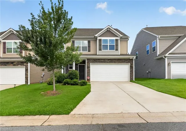Photo 2 of Single family home for sale at 124 Habersham Ct, Lexington, NC 27295 | MLS# 1227868 | Listing updated on 2026-09-01