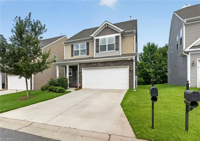 Photo 4 of Single family home for sale at 124 Habersham Ct, Lexington, NC 27295 | MLS# 1227868 | Listing updated on 2026-09-01