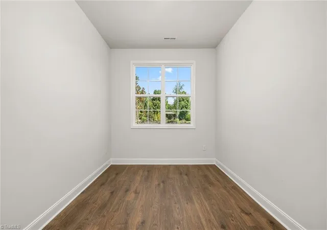 5th image of 302 Priam Wy, Jamestown, NC 27282 | MLS# 1222288