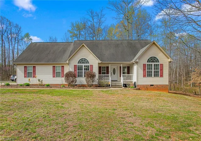Homes for sale in Randleman, NC | 4619 Plantation Manor Dr, Randleman, NC 27317 | MLS# 1214633