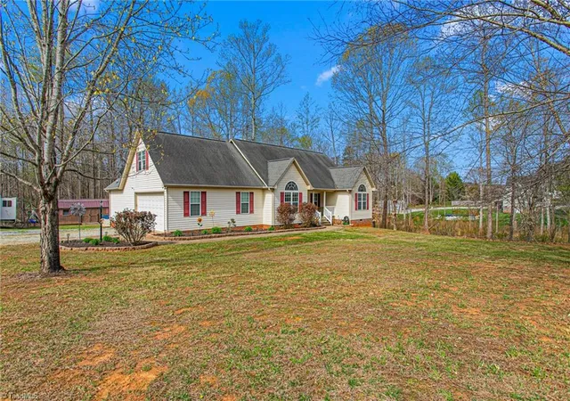 Homes for sale in Randleman, NC | 4619 Plantation Manor Dr, Randleman, NC 27317 | MLS# 1214633
